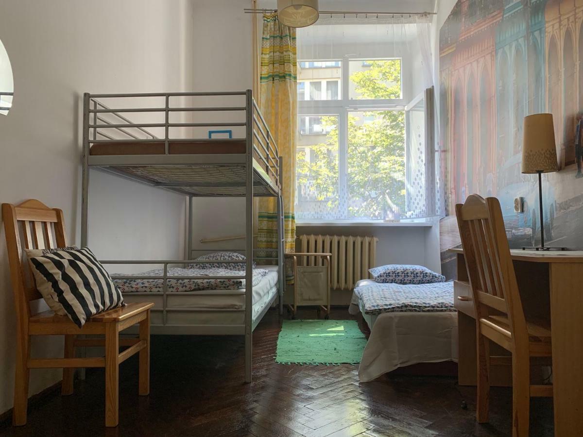 Hostel Aleje 28 Krakau Exterior foto